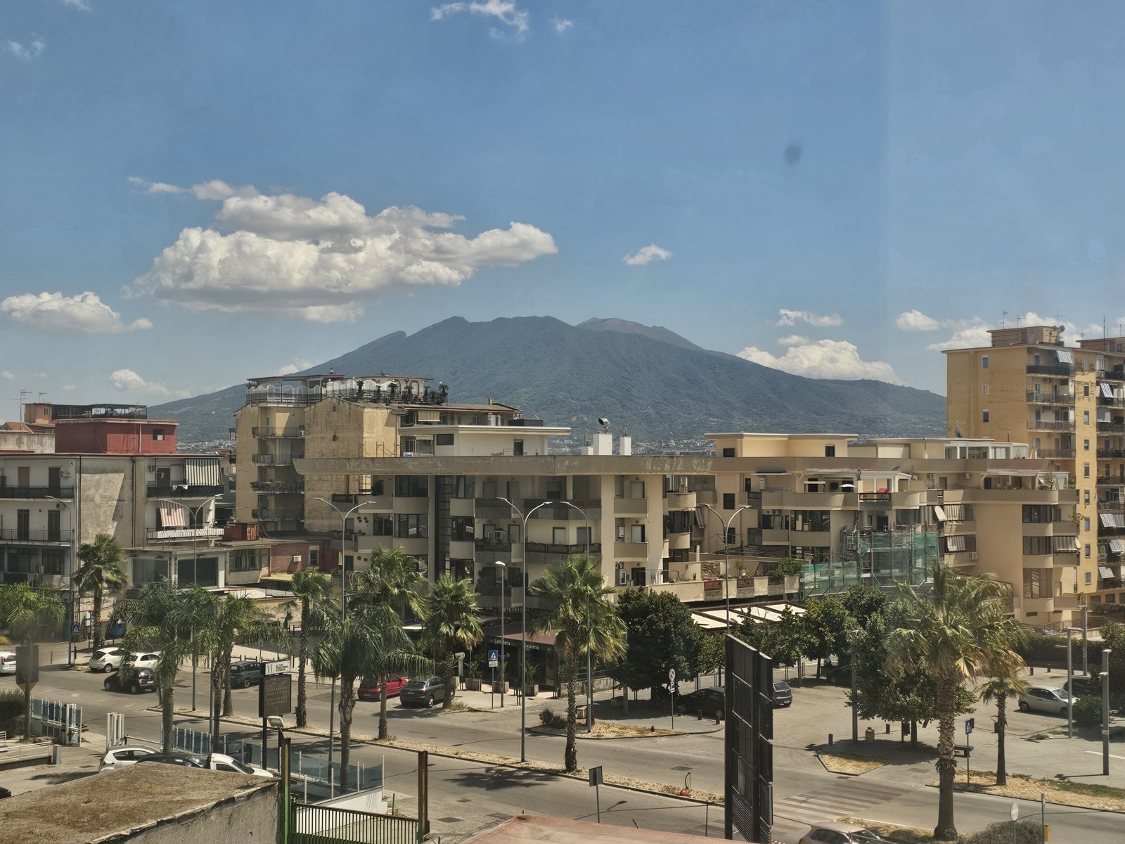 Ufficio panoramico in affitto a Napoli con arredi, parcheggi e servizi aziendali